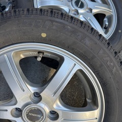 スタットレスタイヤホイル付き155/65R14の画像