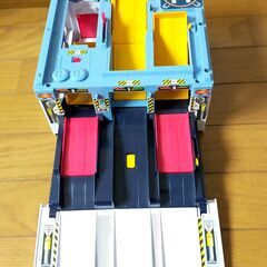 トミカ スライド変形！パトカーシュートベースの画像