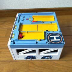 トミカ スライド変形！パトカーシュートベースの画像