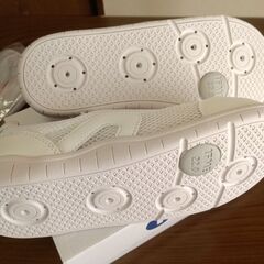 新品未使用！イフミー/IFME 白色　上履き/体育館シューズ22㎝の画像