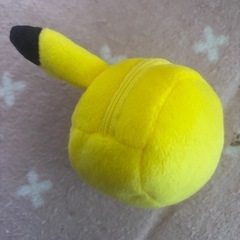 ピカチュウ クッション ポーチの画像