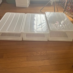 ニトリ　衣装ケース　透明ボックスの画像