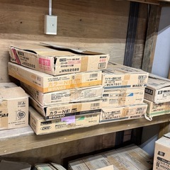 クギ、ビス、ボンド各種
の画像