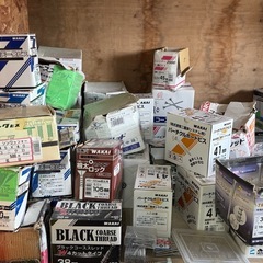 クギ、ビス、ボンド各種
の画像