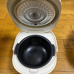 炊飯器の画像