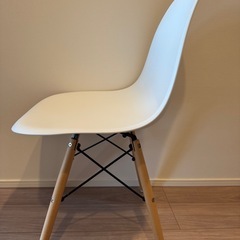 ダイニングチェア 椅子 イームズチェア チェアー イス いす シェルチェア 北欧 ホワイト カフェ風 リビングチェア デスクチェア の画像