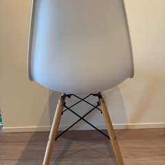 ダイニングチェア 椅子 イームズチェア チェアー イス いす シェルチェア 北欧 ホワイト カフェ風 リビングチェア デスクチェア の画像
