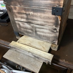 日本ミツバチ養蜂箱の画像