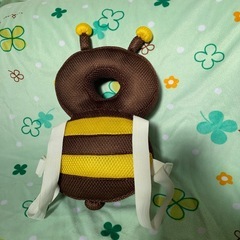 赤ちゃん　はちクッションの画像