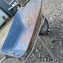 グレー 手押し車　一輪車の画像