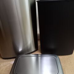 美品　Costco コストコ センサーゴミ箱 47L W44 x D29 x H65.5 cm　全自動開閉式ゴミ箱　発送不可　広島県廿日市市ゆめタウンにて直渡しの画像