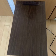 ベッドサイドテーブルの画像
