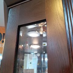 AUTHENTIC FURNITURE　斉藤家具工業　キュリオケース　コレクションケース　ライト付き　照明付　アンティーク　鏡　ガラス棚　高級　サイズ（約）幅84×奥42×高180　　■近隣配送無料 買取GO‼　栄和店の画像