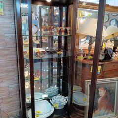 AUTHENTIC FURNITURE　斉藤家具工業　キュリオケース　コレクションケース　ライト付き　照明付　アンティーク　鏡　ガラス棚　高級　サイズ（約）幅84×奥42×高180　　■近隣配送無料 買取GO‼　栄和店の画像