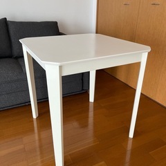【2年使用】2人用ダイニングテーブルの画像