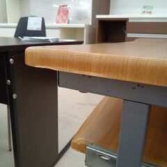 リユースのサカイ栃木店★ジモティ割あり★  PCデスク キャメル木目 W60×D52×H121 クリーニング済み TC11459の画像