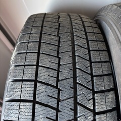 2022年製215/60R16スタッドレスタイヤの画像