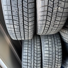 2022年製215/60R16スタッドレスタイヤの画像