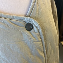 K2511-084 UNIQLO キルティング ボア フリース リバーシブル ジャケット ベージュ Lサイズ 汚れ有りの画像