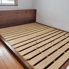 💫無料！ビーナスベッド クイーンサイズ 木製フレーム＆マットレス付き 引き取り限定💫の画像