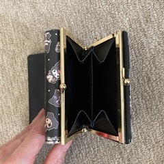 クロミちゃん２つおり財布の画像