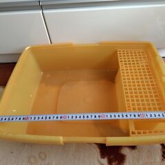 アイリスオーヤマ　砂落としマット付ネコトイレ SN-520  カバー（フード）なし　中古の画像