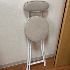 折りたたみチェアーの画像