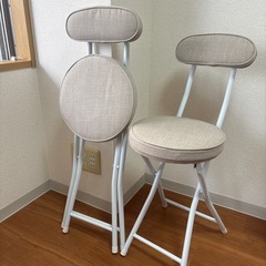 折りたたみチェアーの画像