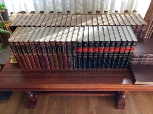 ブリタニカ国際大百科事典 + 年鑑1982〜2005 全54巻 美品