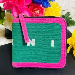MARNI✨マルニ✨財布✨キャンバス✨ラウンドジップ✨グリーン✨ピンク✨マルチ✨の画像
