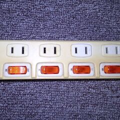 中古）電源タップ　4口　通電確認済みの画像