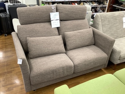 90分の無料軽トラック貸出サービス！ヘッドレスト付2人掛けソファー