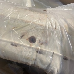 ニトリ　未使用　未組み立て　パーソナルチェア　ウルフ2  RD6200R 白系合皮　長期保管品　肘掛け汚れ&金具サビ有り　の画像