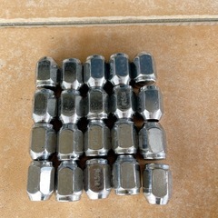 スタッドレスタイヤ プリウスPHV GR用 225 / 40R18 880の画像