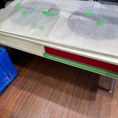 オシャレなテーブルの画像