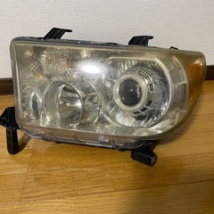 タンドラ07〜13 ヘッドライトの画像