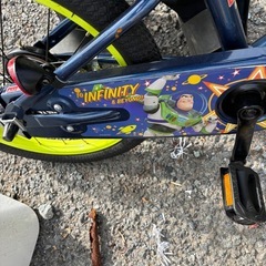 子供用自転車　バズ・ライトイヤーの画像