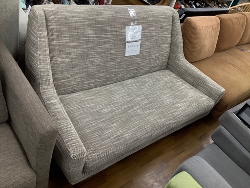 90分の無料軽トラック貸出サービス！unico 2人掛けソファー