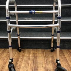 セーフティーアームウォーカー 歩行器  シルバー🚚自社配送時💳代引き可🚚(現金、クレジット、スマホ決済対応)の画像