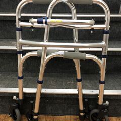 セーフティーアームウォーカー 歩行器  シルバー🚚自社配送時💳代引き可🚚(現金、クレジット、スマホ決済対応)の画像