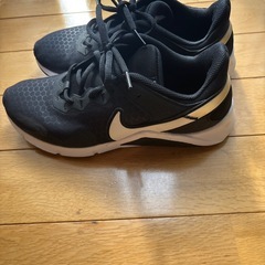 NIKE ブラックスニーカー25.0センチ
 の画像