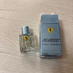 11/10まで★フェラーリ　ライトエッセンスオードトワレ　香水の画像