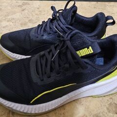 PUMA　スニーカー　24センチの画像