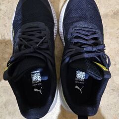 PUMA　スニーカー　24センチの画像