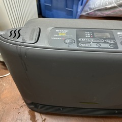 シャープ蓄熱セラミックファンヒーターの画像