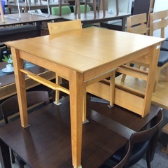 【伸長式のダイニングセット】 ダイニングセット　伸長式テーブル　食卓テーブルセット　イス2脚　マガジンラック付き　：ナチュラルの画像