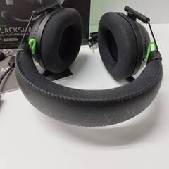Razer BLACKSHARK V2 ヘッドホンの画像