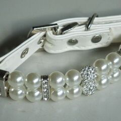 キラキラストーンが付いたベルト型ハングル（未使用）の画像