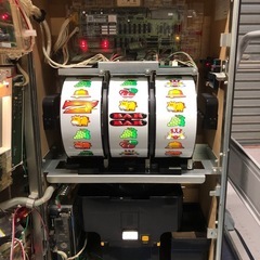 北海道旭川市直接取引限定 北電子 パチスロ 実機 ミラクルジャグラーK コイン不要機 通電動作確認済 設定キーあり 100Vの画像