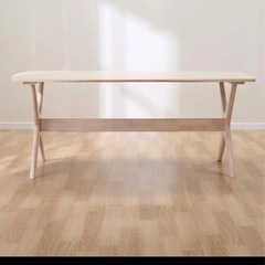 ニトリダイニングテーブルの画像